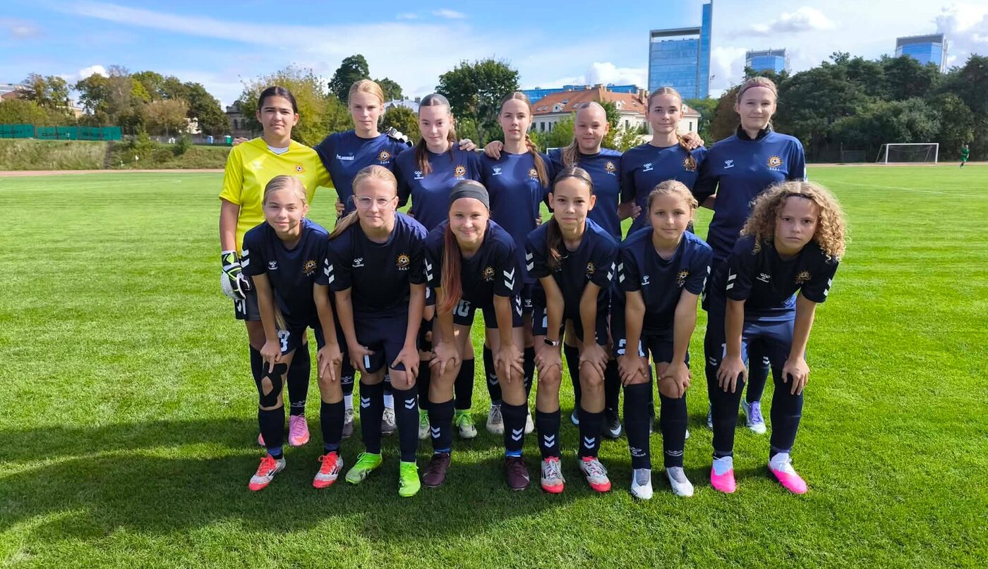 MFK Žara U15 komanda Vilniuje prieš rungtynes su Žalgiris-MRU